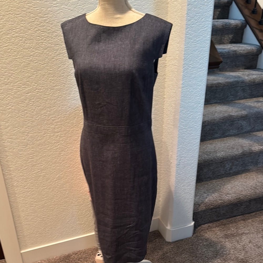 Ann Taylor - size 6
